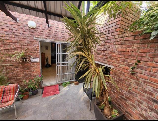 2 BEDROOM PROPERTY TO RENT IN LOVEMORE PARK
